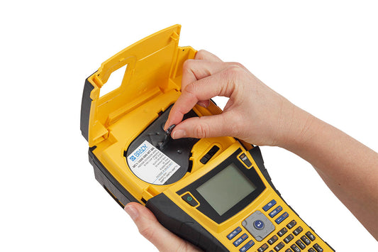 ¿Cómo seleccionar la etiqueta o material de impresión adecuado para mi impresora?